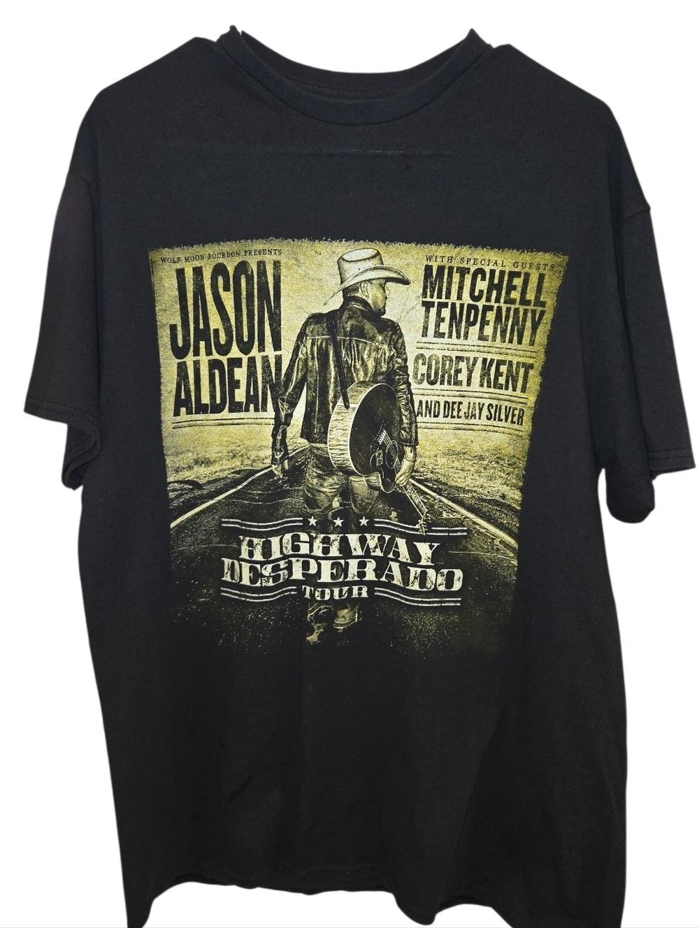 JASON ALDEAN HIGHWAY DESPERADO TOUR GRAPHIC-SHIRT. FEATURING 3 OTHERS. SIZE L.